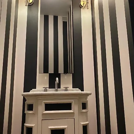 Chateau Les Alouettes לינה וארוחת בוקר *