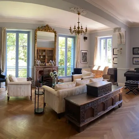 Chateau Les Alouettes לינה וארוחת בוקר *