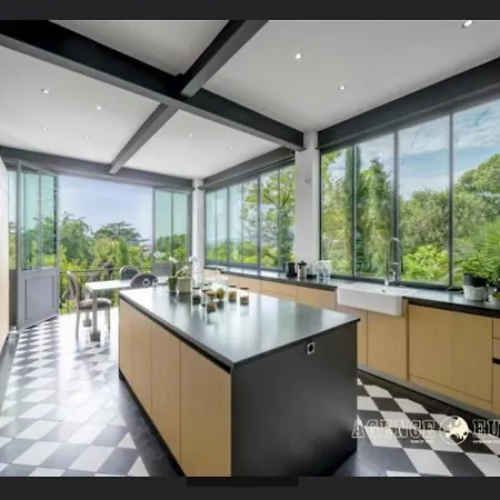 לינה וארוחת בוקר Chateau Les Alouettes