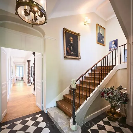 לינה וארוחת בוקר Chateau Les Alouettes *