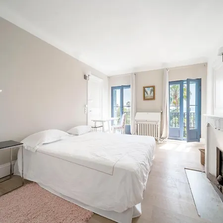 לינה וארוחת בוקר Chateau Les Alouettes